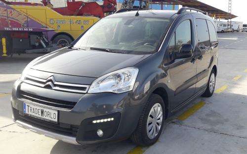 Citroen Berlingo SHINE 100CV/7vel.con bola de remolque